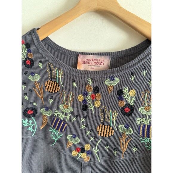 Small Town Boutique Katina Floral Boho Embroidered Top Shirt Blouse Waffle Small - Picture 3 of 4